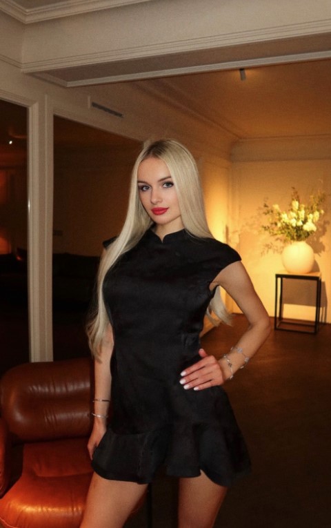 escortalina-2 Esenyurt Escort Alina Partnerimin İsteklerini Önemsiyorum